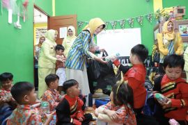 Kunjungi TK Adhyaksa XI, Bunda PAUD Pontianak dorong pendidikan ramah anak