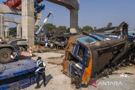 WN Jerman, Korsel tewas dalam insiden derek timpa kereta di Thailand