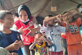 PMI berikan layanan PSS untuk kurangi trauma anak pengungsi banjir di Tapsel