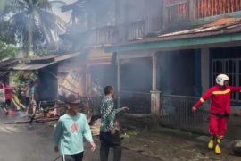 Tiga rumah di Simeulue terbakar