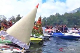 Pemkab Magetan promosikan pariwisata lewat tradisi Labuhan Sarangan