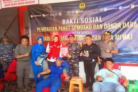 PMI Bangka Selatan bersama Lanal Babel kumpulkan 14 kantong darah