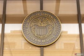 The Fed naikkan suku bunga acuan, pertama kali sejak 2023