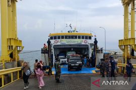 Aktivitas pelayaran Situbondo-Madura dibuka setelah sepekan tertunda