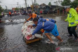 KAI Daop 2 batalkan perjalanan 4 KA imbas banjir Jakarta dan Semarang