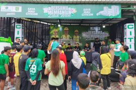 Citicon bersama Persebaya perbaiki fasum di Panjang Jiwo Surabaya