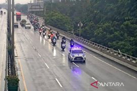 Imbas banjir, Polisi izinkan roda dua masuk Tol Wiyoto Wiyono