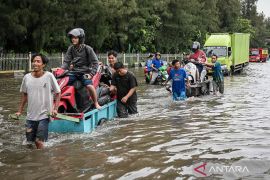 Banjir masih rendam 39 RT dan 28 di Jakarta pada Minggu siang