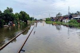 KAI Daop 2 membatalkan empat perjalanan KA imbas banjir Jakarta dan Semarang