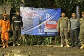 Satpol PP-Dishub Jakbar jaga exit Tol Rawa Buaya cegah "Pak Ogah"