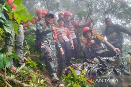 SAR team found one body from ATR 42-500 plane crash