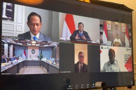Dari London, Prabowo gelar ratas via konferensi video bahas Satgas PKH
