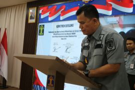 Perkuat reformasi birokrasi, Kanwil Kementerian Hukum Kepri teken komitmen zona integritas dan perjanjian kinerja 2026