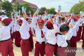 Pemkab Kutim jalankan program minum susu dan makan buah gratis