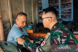 TNI intensifkan layanan kesehatan warga terdampak di tiga kabupaten