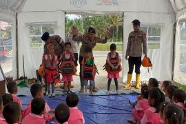 Polda Sumut beri layanan pemulihan trauma anak korban banjir di Tapsel