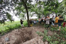 Lima orang saksi diperiksa kasus pembongkaran makam di Serang