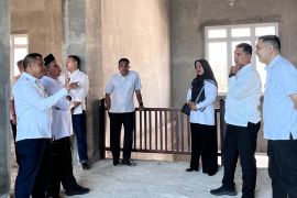 Pembangunan gedung sekretariat Asrama Haji diharapkan berlanjut hingga tuntas