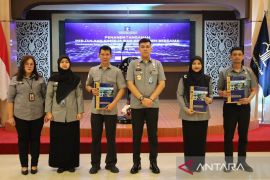 Perkuat Tata Kelola Anggaran, Kakanwil Serahkan DIPA Kemenkum Riau Tahun Anggaran 2026