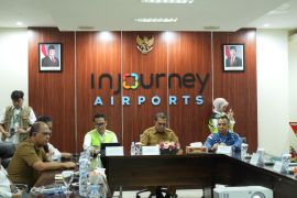 Gubernur NTT meminta maskapai mulai siapkan penerbangan internasional