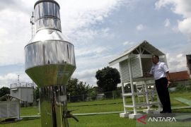 BMKG: Hujan masih guyur Indonesia Selasa ini