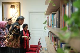 Megawati Soekarnoputri kunjungi kantor baru Megawati Institute