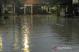 DPRD Kota Cirebon meminta pemda perkuat program pengendalian banjir