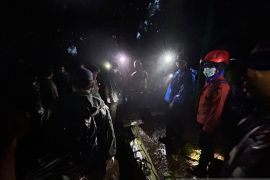 Dua jenazah korban pesawat ATR jatuh dievakuasi ke Posko DVI Makassar