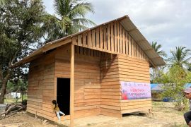 UGM respons berlapis pascabanjir Aceh lewat energi surya dan huntara