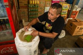 Harga beras di Pasar Niten pada Selasa stabil