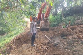 Polda Aceh kerahkan alat berat percepat pemulihan wilayah bencana