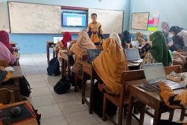 UMS dorong inovasi pembelajaran matematika berbasis TIK untuk guru SMK Muhammadiyah Klaten