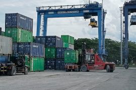 Pelindo genjot perbaiki alat angkut kontainer di Pelabuhan Pantoloan