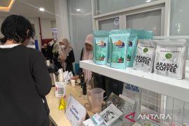 Pemkot Cirebon meningkatkan daya saing pelaku usaha kopi lewat festival