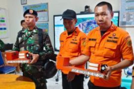 Black box pesawat ATR 42-500 ditemukan dan diserahkan ke KNKT