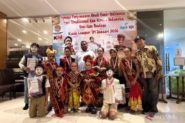 Sejumlah penari dan seniman muda Indonesia unjuk bakat di Malaysia