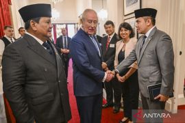 Momen Seskab Teddy kembali berbincang dengan Raja Charles III