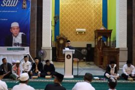 Walikota Tarakan Mengikuti Peringatan Isra Mikraj di Islamic Center Baitul Izzah