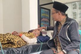 Cuaca ekstrem, empat pelajar di Lombok Timur tertimpa pohon tumbang