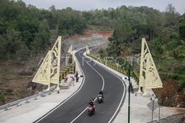 Ruas jalan Prambanan-Gayamharjo terbangun 4,5 km