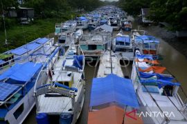 Cuaca ekstrem, Wali Kota Makassar minta warga kurangi aktivitas di laut