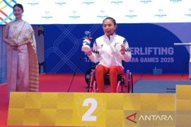 Ni Nengah Widiasih Persembahkan Medali Perdana dari Angkat Besi