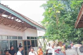Pemkab-Baznas Sumenep bantu perbaiki rumah korban bencana