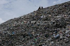 Saat sampah menagih janji pembangunan