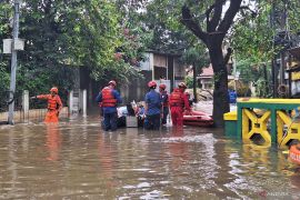 32 KK terdampak banjir di Pondok Karya Jaksel Jumat pagi