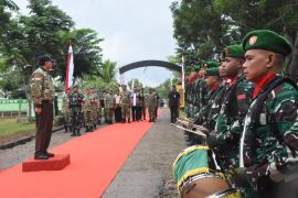 Menhan Sjafrie tegaskan jati diri prajurit TNI bermanfaat untuk rakyat