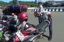 Pemkot Ambon tindak parkir liar depan MCM dan Diper