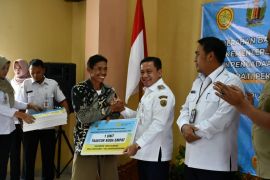 Pemkab Pekalongan menyiapkan bibit padi pengganti petani terdampak banjir