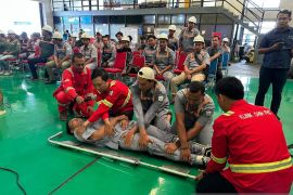 Terminal Berlian tanamkan budaya K3 ke pekerja bongkar muat