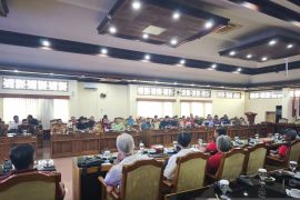DPRD Bali putuskan tutup tiga usaha melanggar tata ruang di Munggu